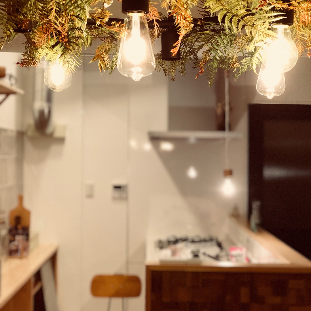 新所沢の埼玉住建 デザインにこだわったリフォーム.リノベーション 空間演出 マンションフルリノベーション ホームステージング キッチン ダイニング ヒーリングライトの写真