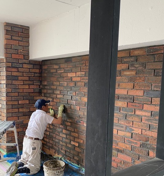 埼玉住建　レンガタイル　ブルックリンスタイル　手作業　熟練　マンションリノベーション　埼玉県　所沢市　川越市